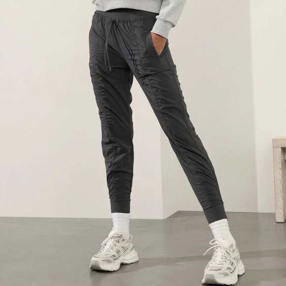 Athleta Attitude Mid Rise Jogger Bali Green Women's 10 Athleisure Work Out Walk - Picture 1 of 14